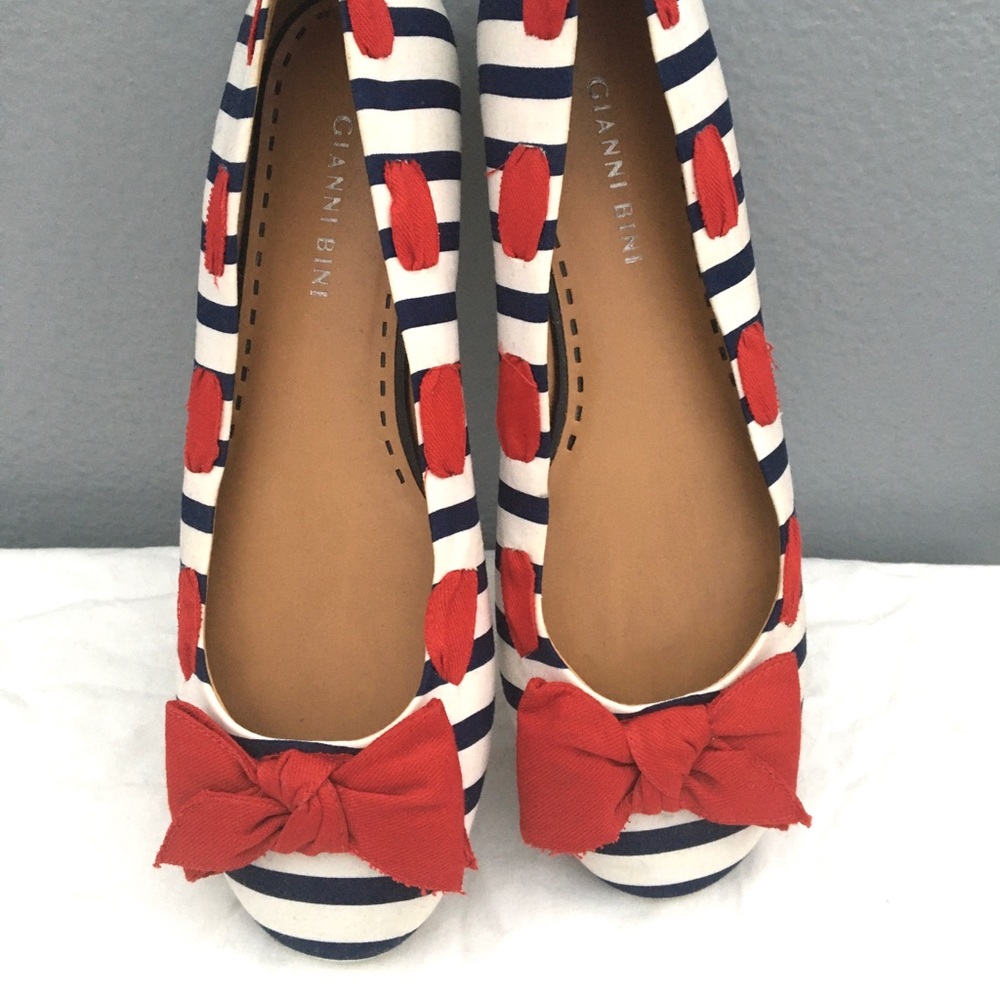 Gianni Bini Striped Flats